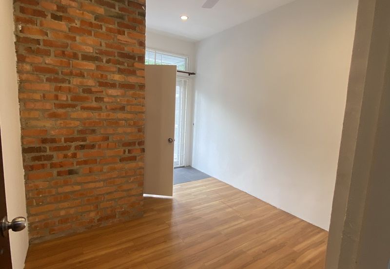 Renovated 1,260 sqft double-storey in Lorong Kurau, Bangsar: 3 beds, 2 baths, extended kitchen, chic brick walls—prime location!