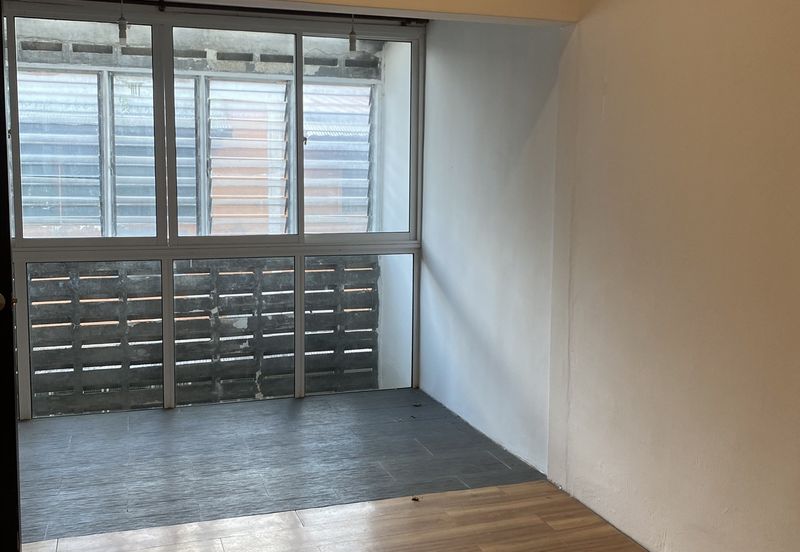 Renovated 1,260 sqft double-storey in Lorong Kurau, Bangsar: 3 beds, 2 baths, extended kitchen, chic brick walls—prime location!