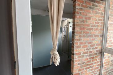 Renovated 1,260 sqft double-storey in Lorong Kurau, Bangsar: 3 beds, 2 baths, extended kitchen, chic brick walls—prime location!