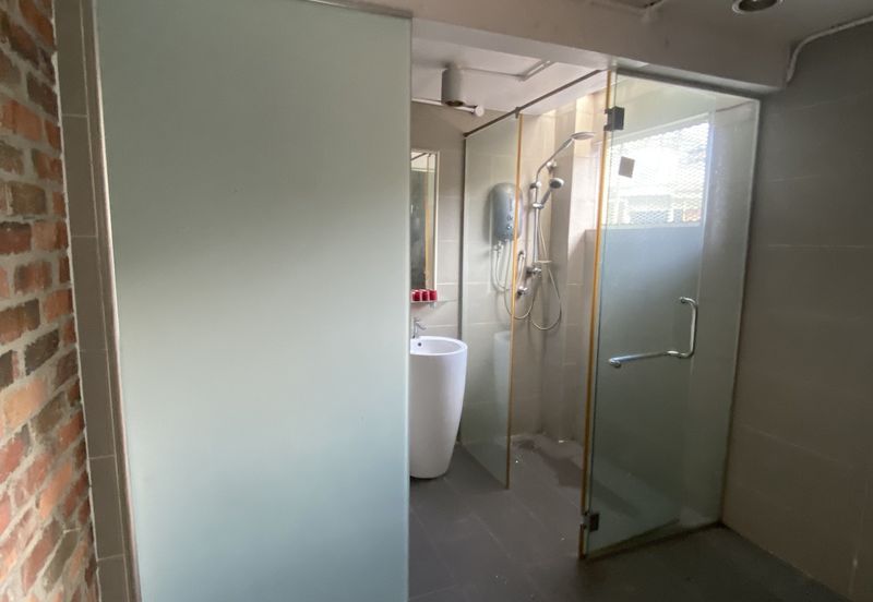 Renovated 1,260 sqft double-storey in Lorong Kurau, Bangsar: 3 beds, 2 baths, extended kitchen, chic brick walls—prime location!