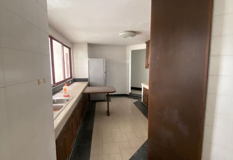 Spring & Summer Villa