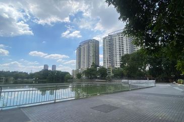 Spring & Summer Villa