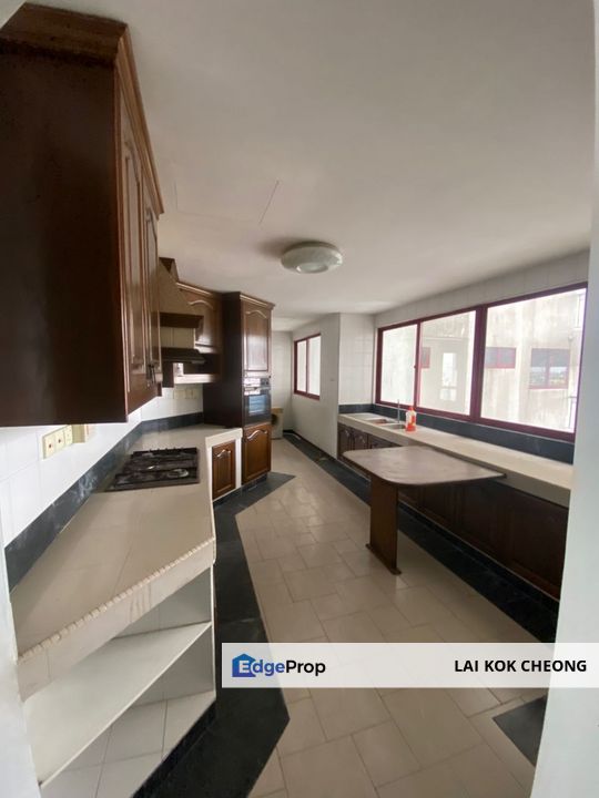 Summer villa condo for sale, Selangor, Subang Jaya