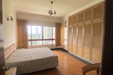 Spring & Summer Villa