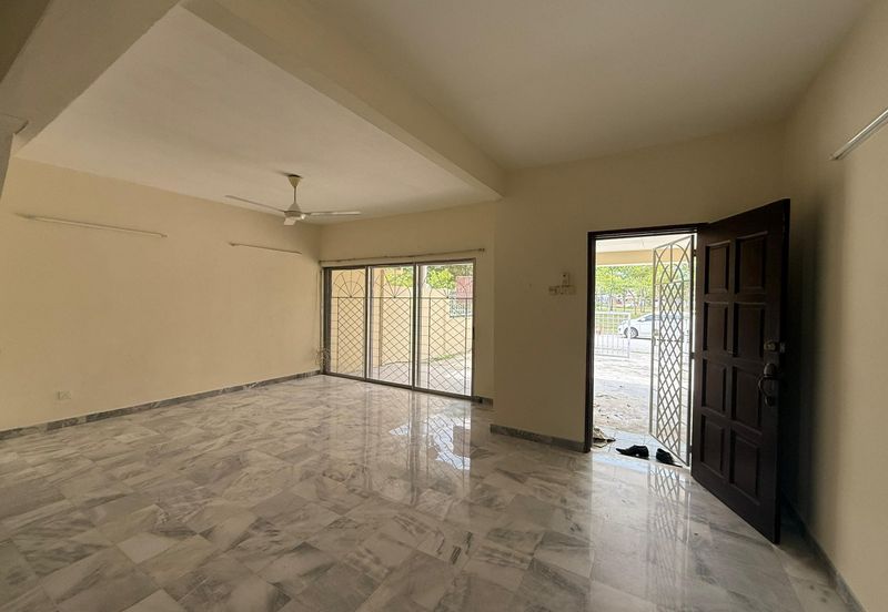 Bandar Utama double storey house for rental