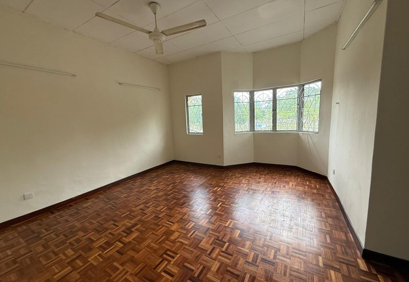 Bandar Utama double storey house for rental