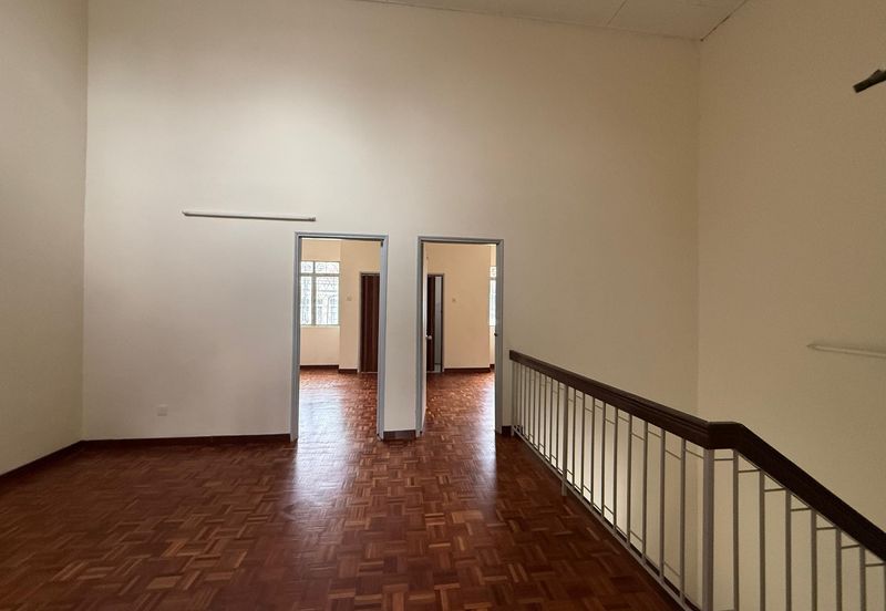 Bandar Utama double storey house for rental