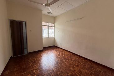 Bandar Utama double storey house for rental