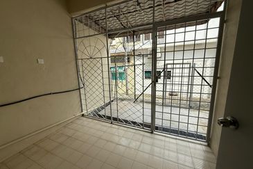 Bandar Utama double storey house for rental