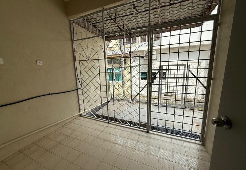 Bandar Utama double storey house for rental