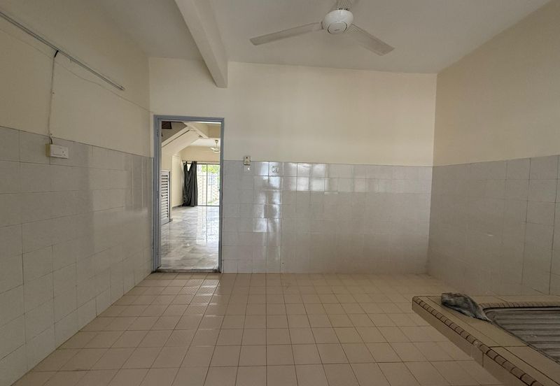 Bandar Utama double storey house for rental
