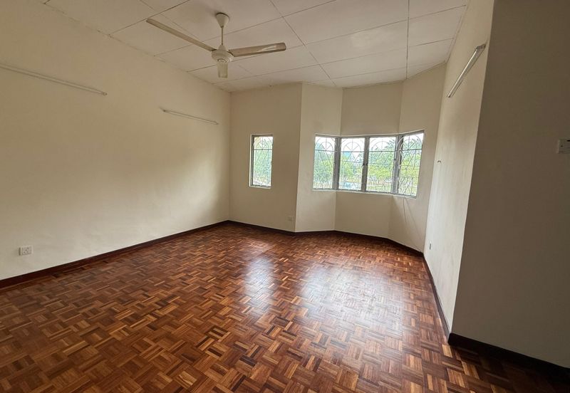 Bandar Utama double storey house for rental