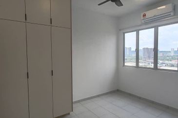 Seri Topaz Apartment