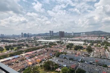 Seri Topaz Apartment