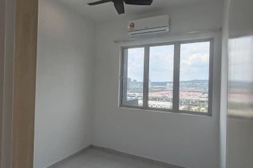 Seri Topaz Apartment