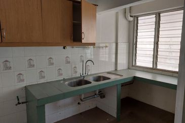 Makmur Apartment, Taman Sri Subang