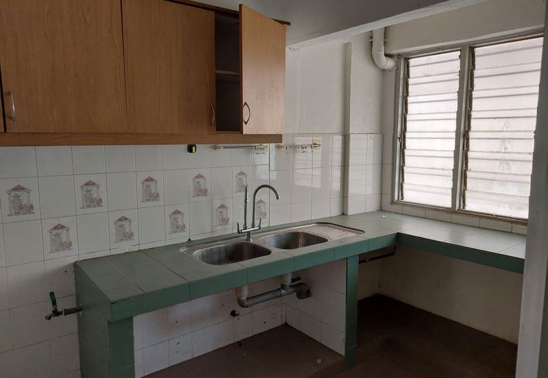 Makmur Apartment, Taman Sri Subang