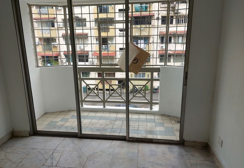 Makmur Apartment, Taman Sri Subang