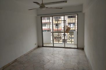 Makmur Apartment, Taman Sri Subang