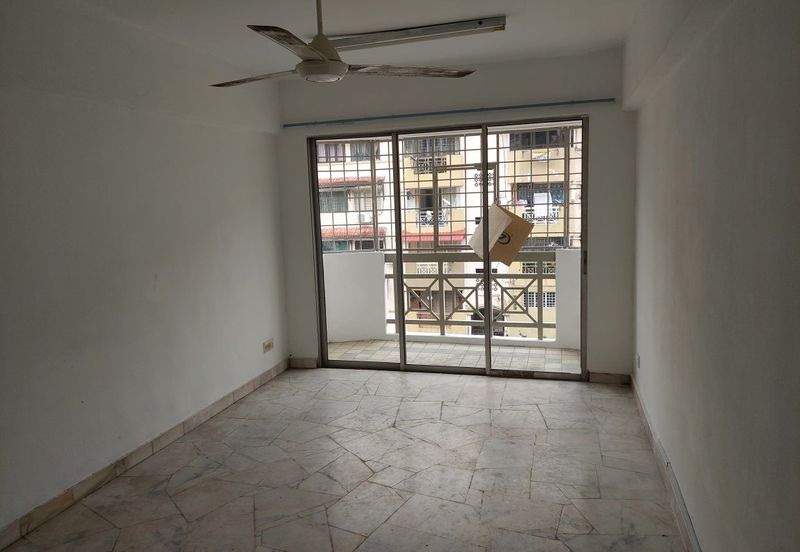 Makmur Apartment, Taman Sri Subang