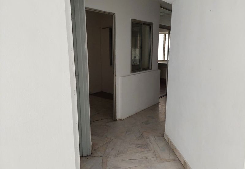 Makmur Apartment, Taman Sri Subang