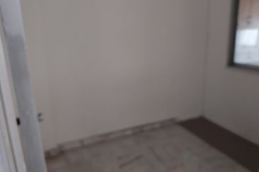 Makmur Apartment, Taman Sri Subang