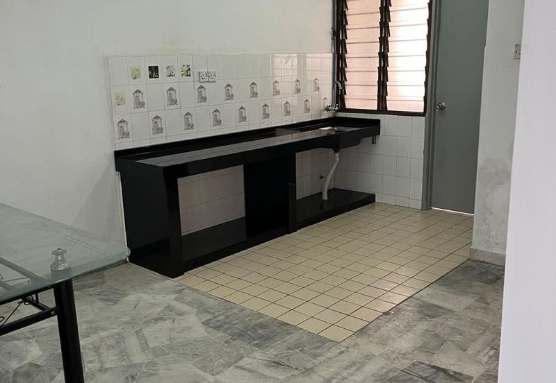 Makmur Apartment, Taman Sri Subang