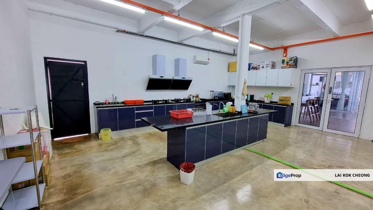 Bungalow for sale ready to move in for investment / own stays, Penang, Bukit Jambul