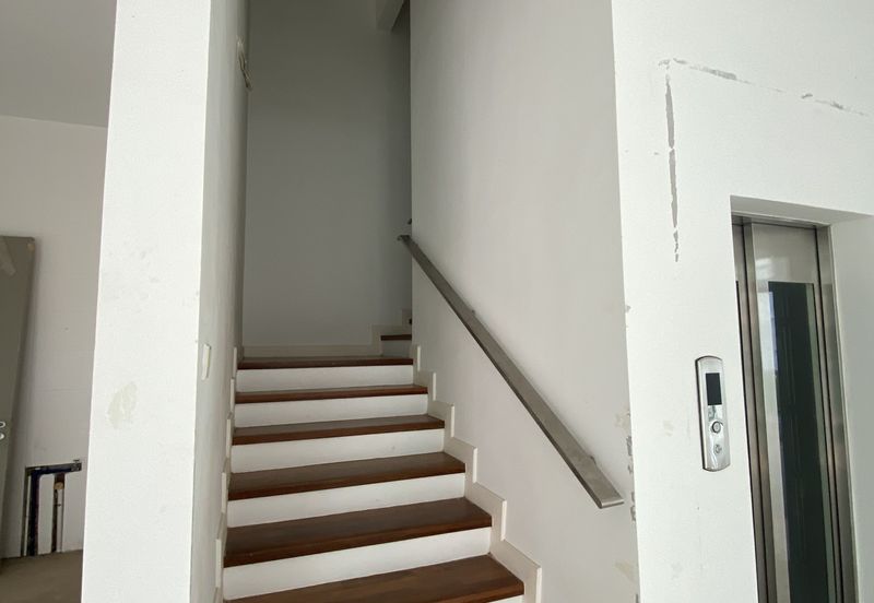 Rafflesia @ The Hill