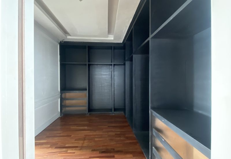 Rafflesia @ The Hill