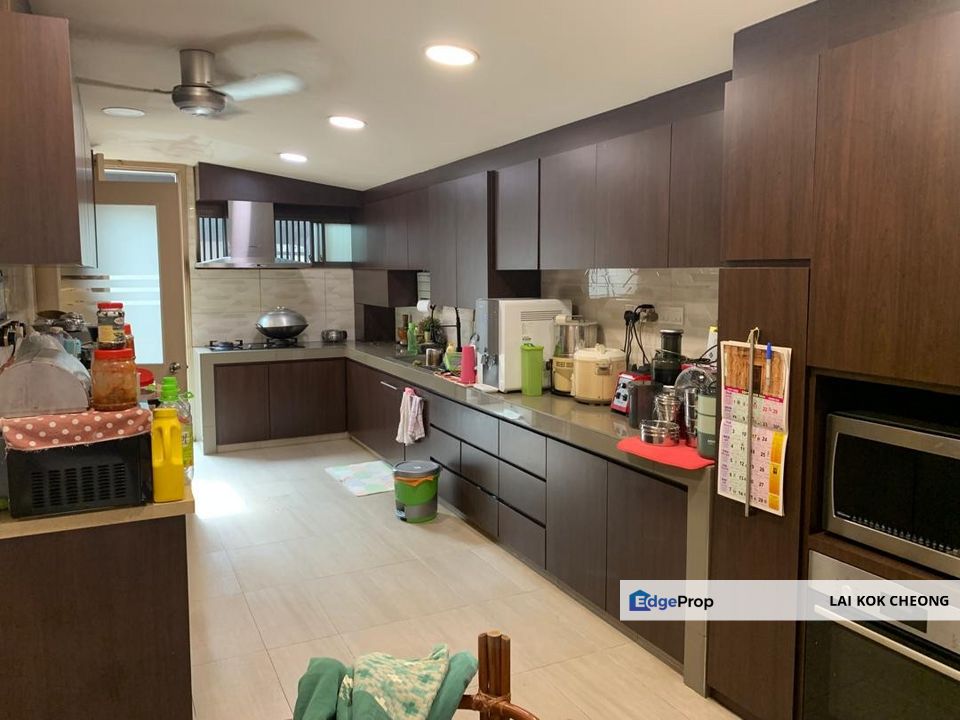 SS3 Taman Universiti Semi-D Bungalow for Sale at RM 2.5Mil (Nego), Selangor, Kelana Jaya