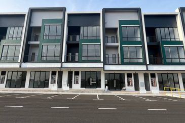 Crest @ Austin Emerald 1