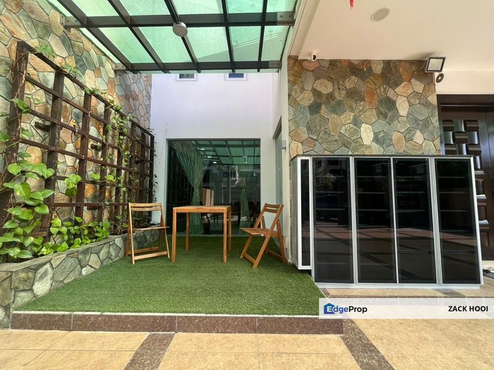 Fully Renovated Pelangi 4.5 Storey Semi D, Johor, Johor Bahru