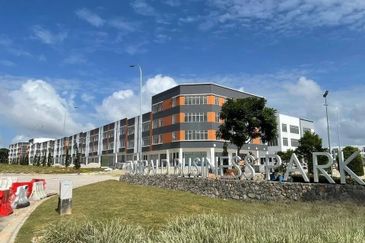 Crest @ Austin Emerald 1