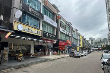 Taman Mount Austin Commercial