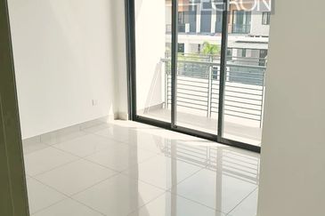 Robin @ Bandar Rimbayu