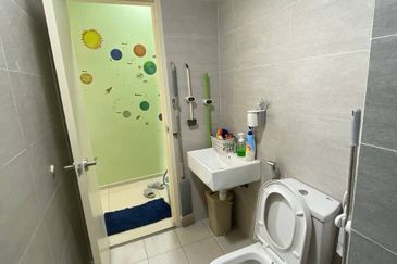 Adria Residence @ Gravit8