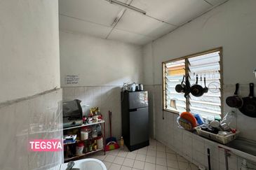 Flat PKNS, Seksyen 7