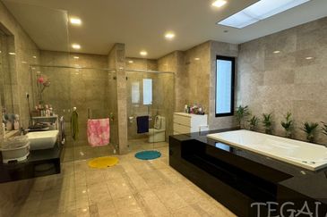 Duta Villa, Setia Alam