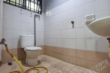 Taman Wangi (Tepi Sungai)