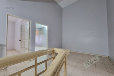 Taman Wangi (Tepi Sungai)