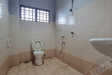 Taman Wangi (Tepi Sungai)