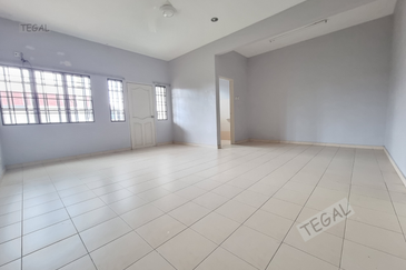 Taman Wangi (Tepi Sungai)