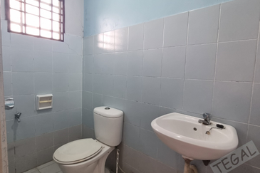 Taman Wangi (Tepi Sungai)