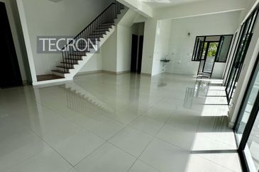 Duta Villa, Setia Alam