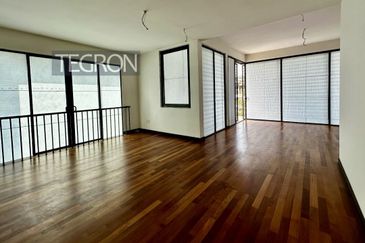 Duta Villa, Setia Alam