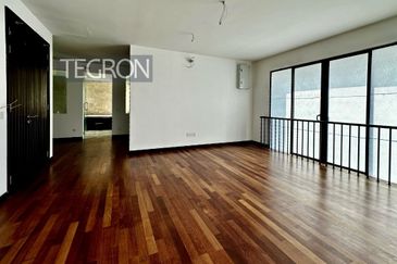 Duta Villa, Setia Alam