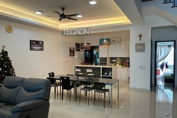 Duta Villa, Setia Alam