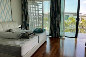 Duta Villa, Setia Alam