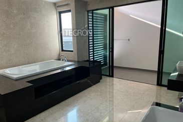 Duta Villa, Setia Alam